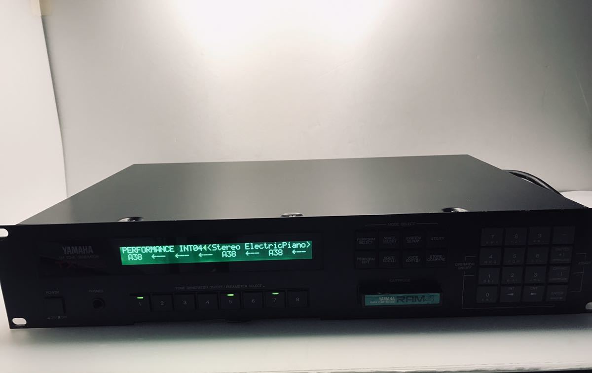 YAMAHA TX802 FM音源モジュール ホビー、カルチャー 楽器、器材 【公式