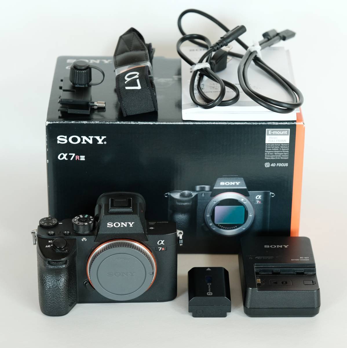 SONY α7 III シャッター回数8406回 SONY α7 III シャッター回数8406回