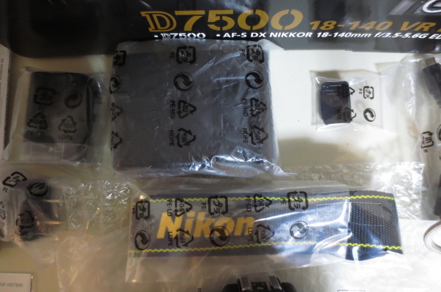 D7500 ボディ Nikon D6の通販 シャッター回数31212回□ほぼ新品