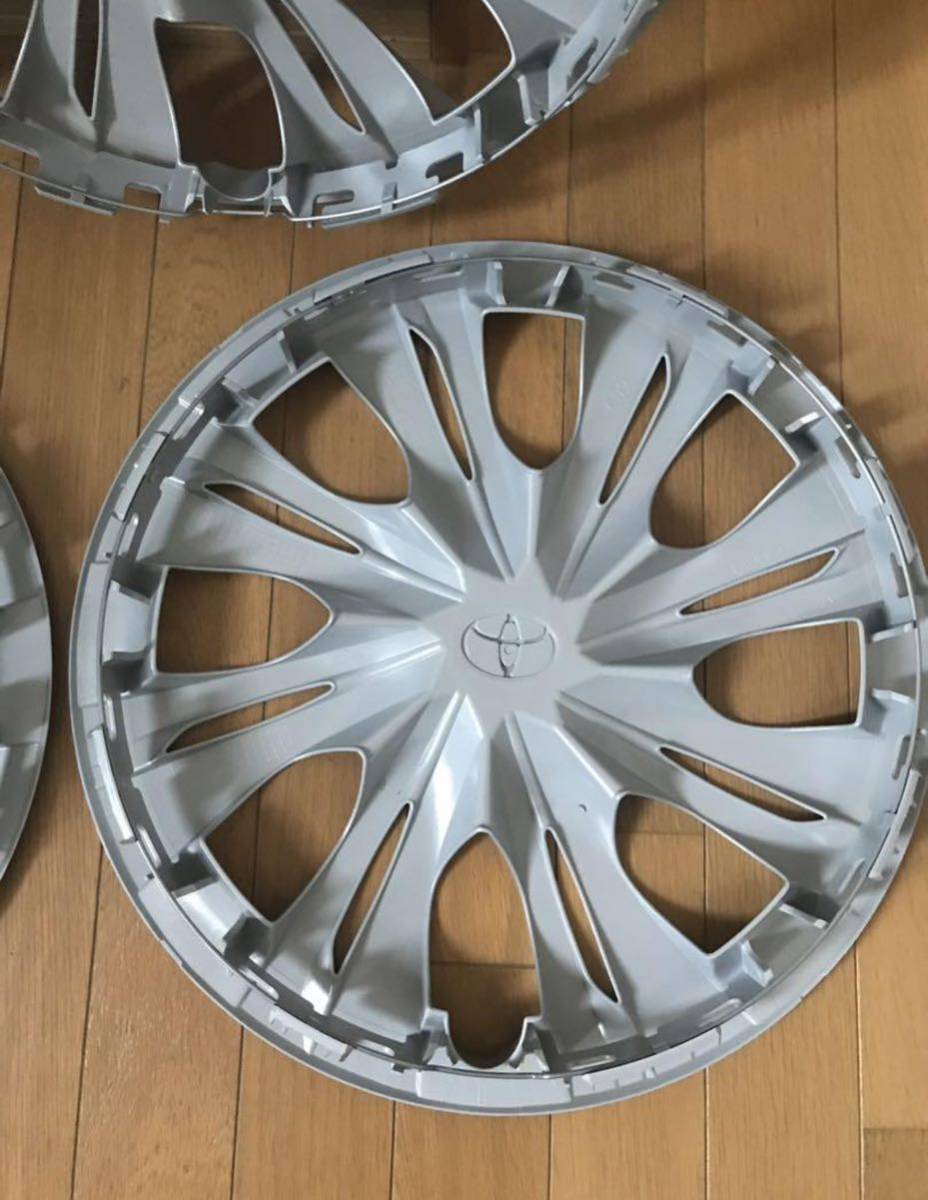 新車外し 新型ノア NOAH（90系）トヨタ純正樹脂ホイールキャップ 16 