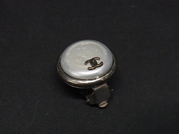1円 CHANEL シャネル ココマーク 99P 片耳のみ クリップ式 イヤリング アクセサリー レディース シルバー系 AU1963
