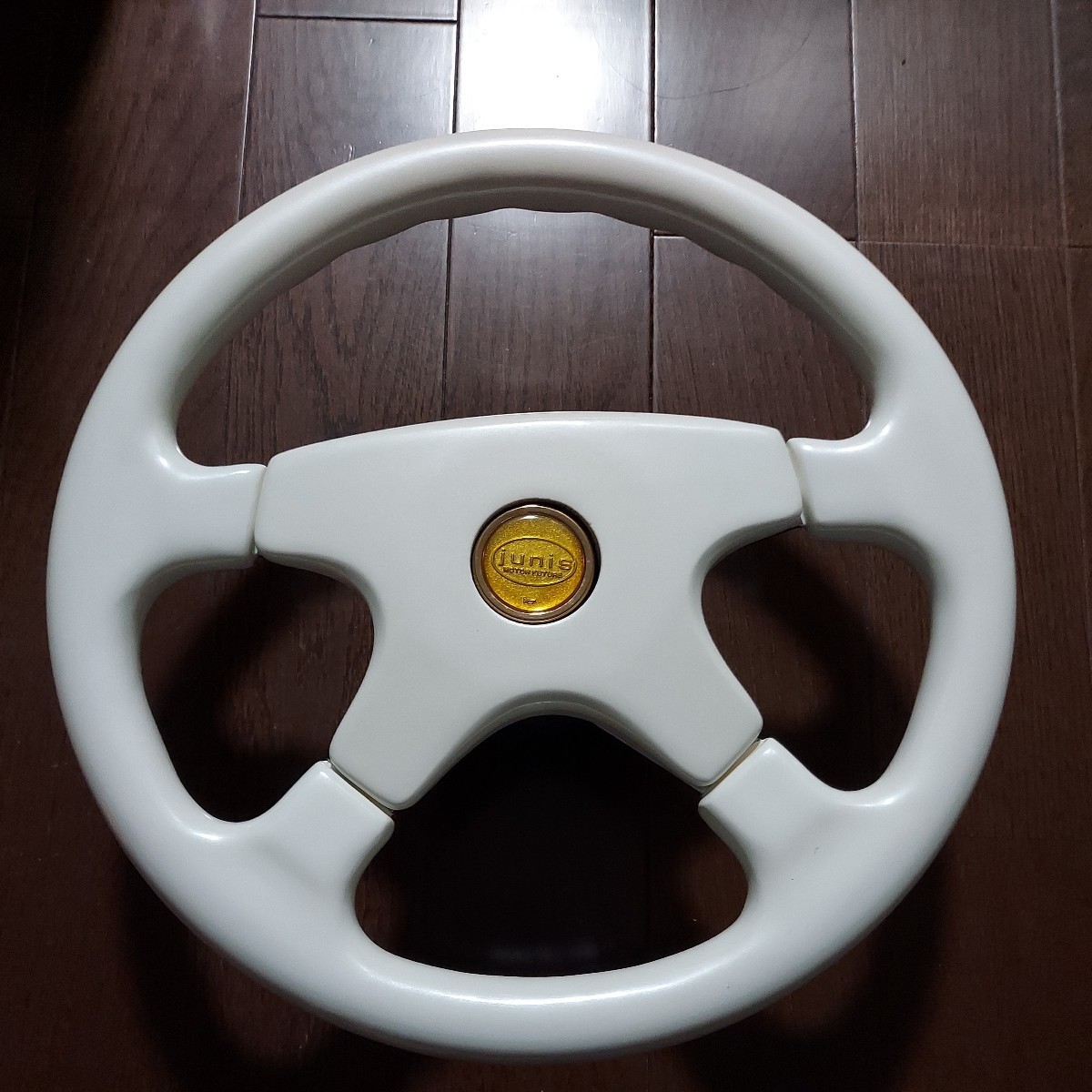 日産　セドリック・グロリア ホワイト Y３２ステアリング【パールホワイト 】