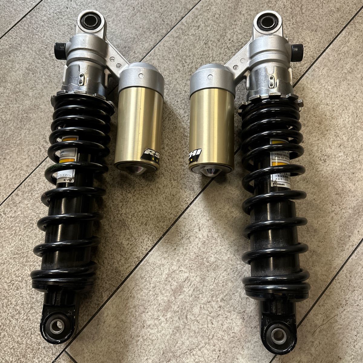 純正 リアサス ZRX1200 純正リアサスペンション リアサスペンション
