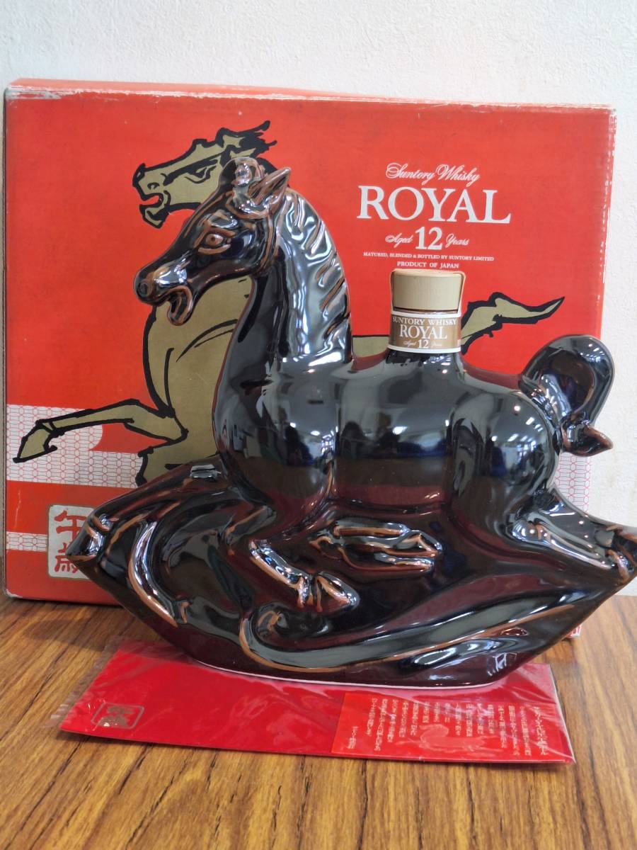 古酒未開栓サントリーウイスキー、ローヤル12年、2002年600ml（午歲） 古酒！未開栓！】 サントリー ローヤル12年干支ボトル2002年 午
