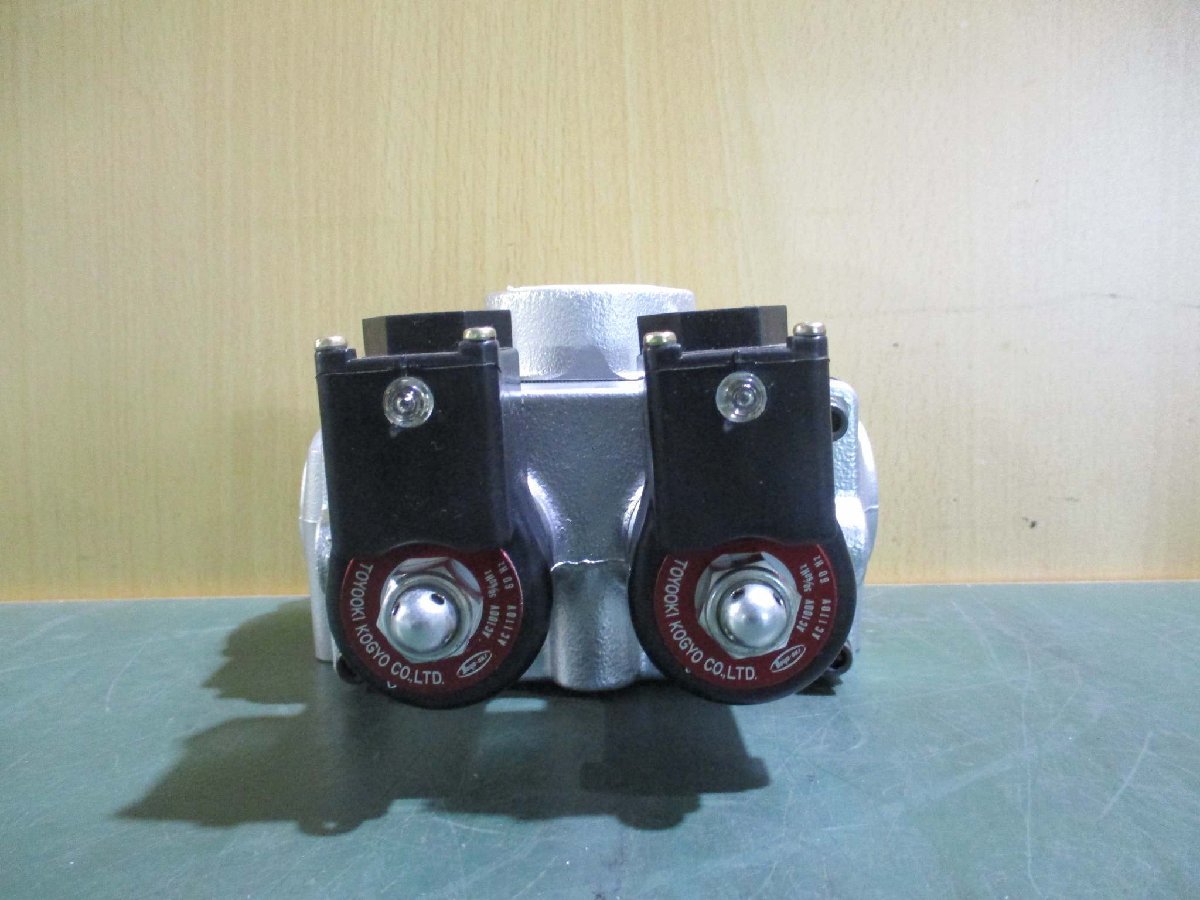 中古 TOYOOKI KOGYO AD-SL23ID-04A デュアル エアソレノイド方向切換