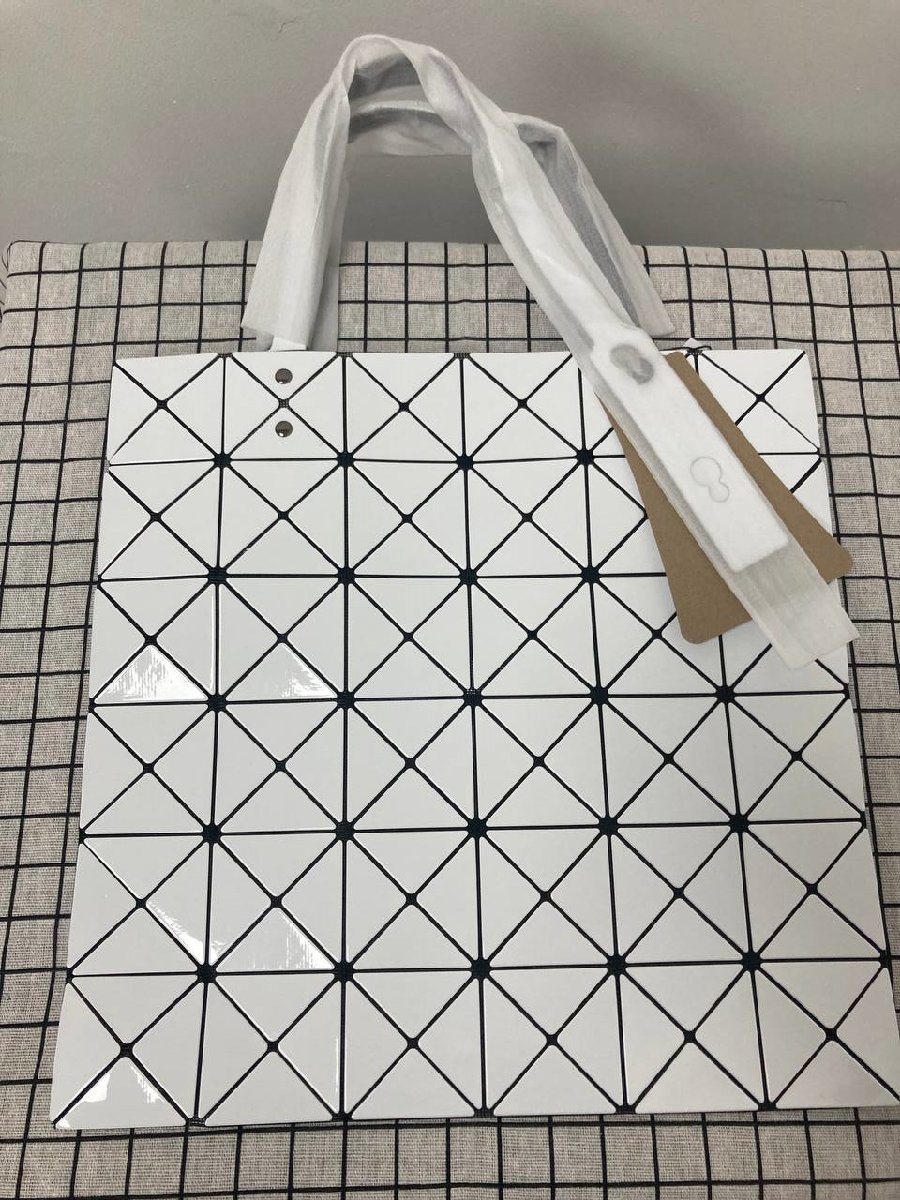 BAO BAO ISSEY MIYAKE バオバオイッセイミヤケ トートバッグ レディース メンズ 中古 ■ 人気 ■ PVC ■ ホワイト ■ JM B1