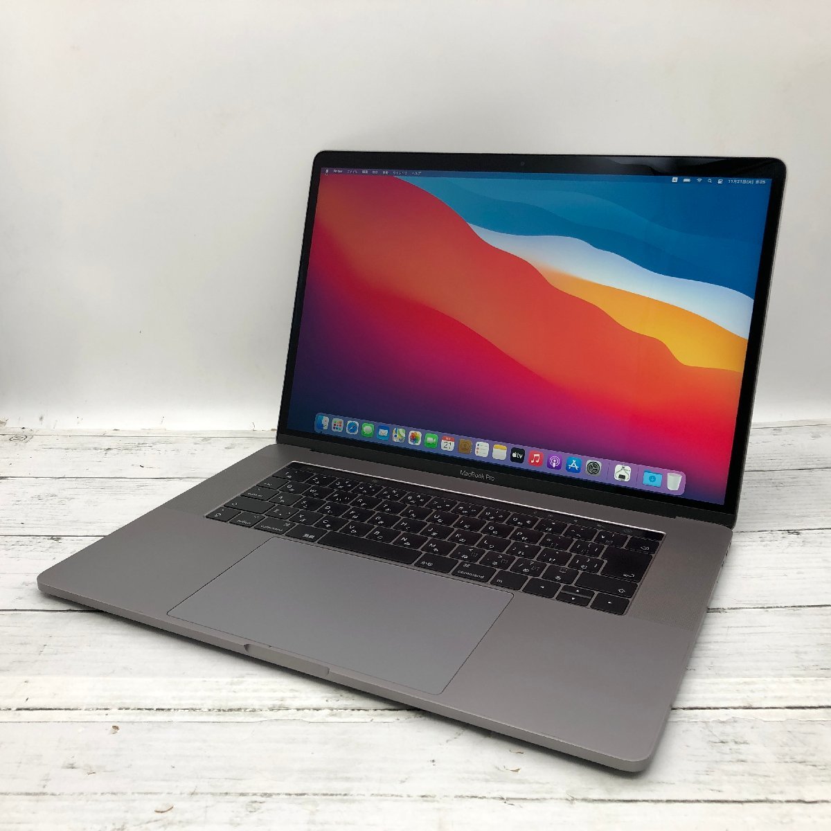 Apple MacBook Pro 15-inch 2017 Core i7 2.80GHz/16GB/256GB(NVMe 