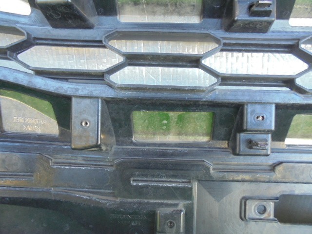 ホンダ／オデッセイ　ＲＣ１　前期用　ミドルグリルのみ　No.405332【品番　71151-T6A-901】