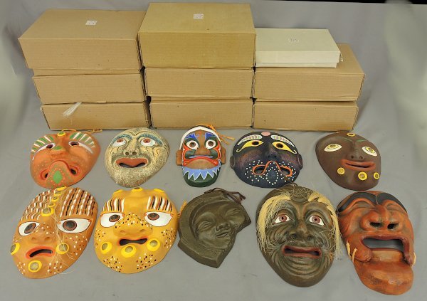 韓国 仮面 10個まとめて 新羅人面瓦當 慶州 古青 お面 インテリア オブジェ 工芸品　お土産 土・泥製
