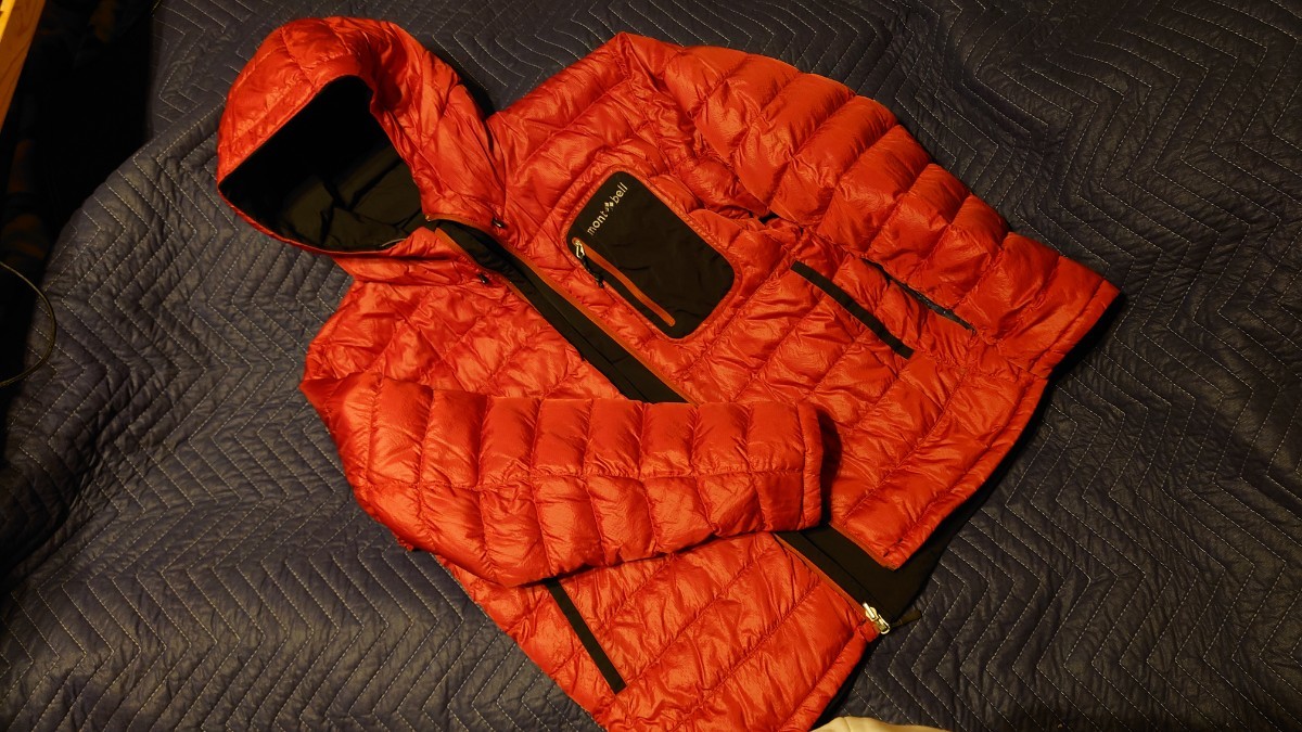 モンベル montbell 廃版 リバーシブルダウンジャケット Men'sＬサイズ