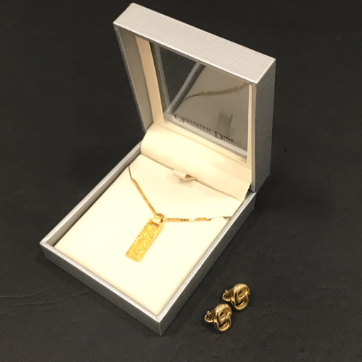 クリスチャンディオール イヤリング 両耳 CDロゴ ゴールドカラー 他 ネックレス トロッター プレート 含 計2点