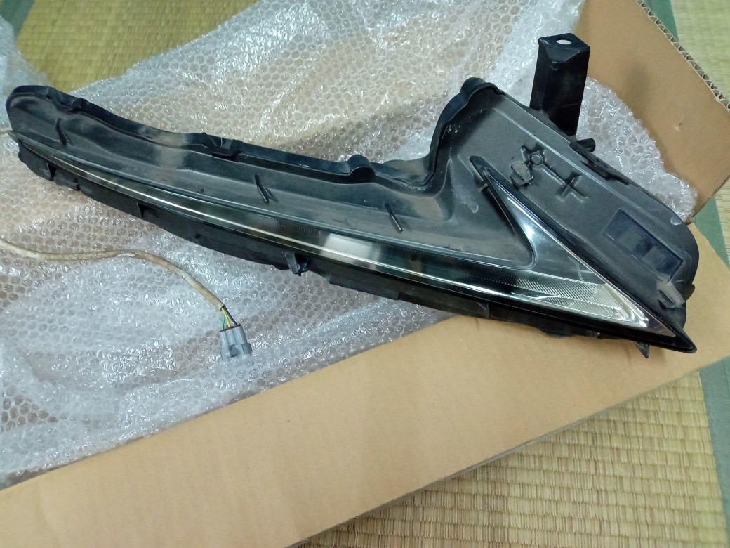 LEXUS レクサス IS HV IS300H 純正LED 右クリアランスランプ 中古