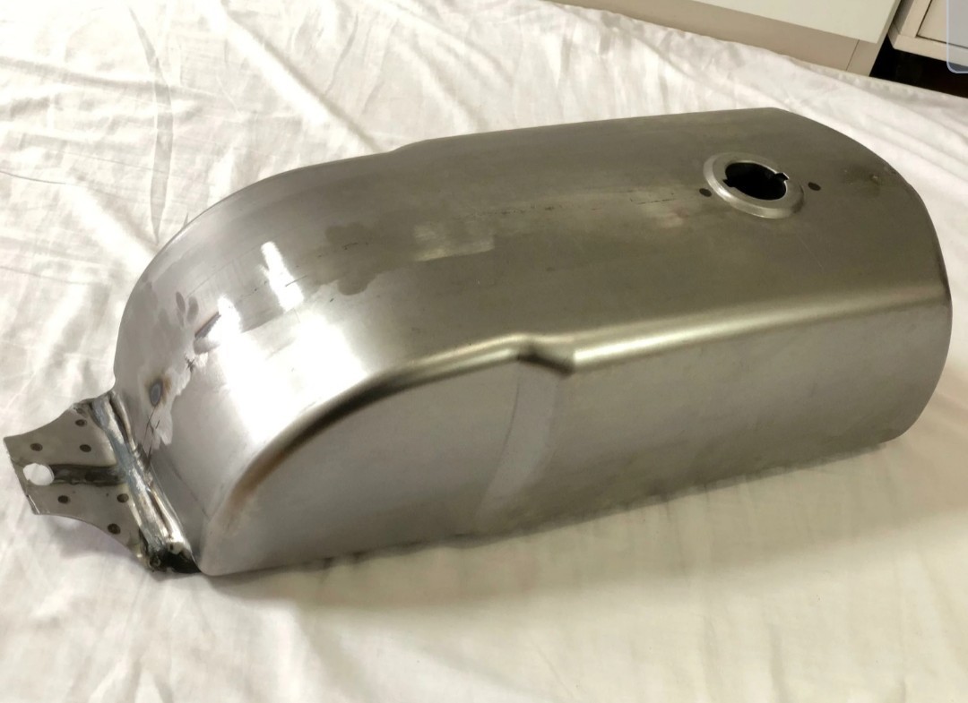 送料無料 限定1個のみ 新品 汎用ガソリンタンク 10L ロングタンク カフェレーサー　クラッシック レトロ　SR ヴィンテージ　コック 鍵付_3