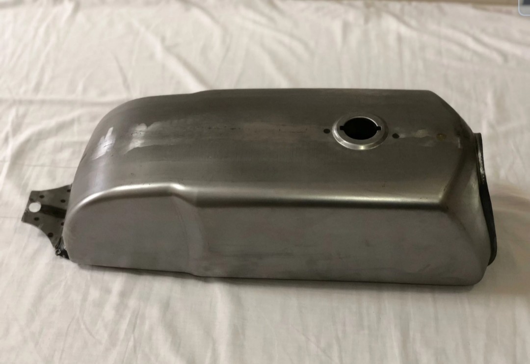 送料無料 限定1個のみ 新品 汎用ガソリンタンク 10L ロングタンク カフェレーサー　クラッシック レトロ　SR ヴィンテージ　コック 鍵付_5