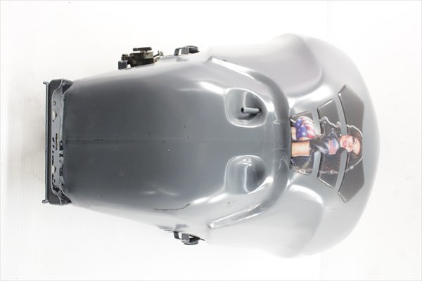有難う御座いました ZZR1100C ZX-11[16ガソリンタンク ※外観に大きな損傷はありません 内部