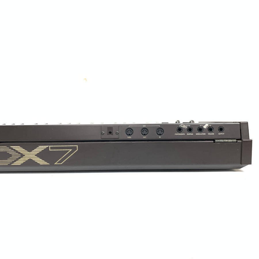 YAMAHA ヤマハ DX-7 シンセサイザー VOICE ROM×2/ハードケース付き