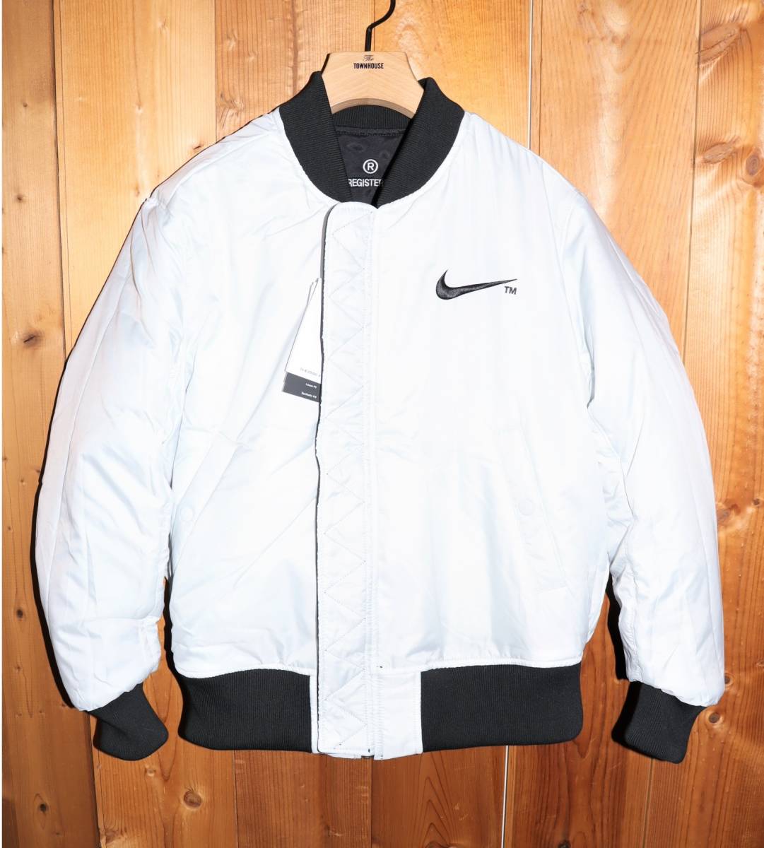 送料無料 【未使用】 NIKE ☆ NSW SYNFL SWOOSH BOMBER JACKET (L