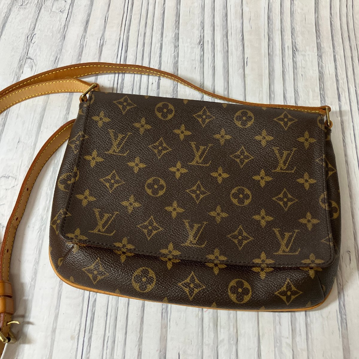 m001 Z1 美品 LOUIS VUITTON ルイヴィトン ミュゼットタンゴ 