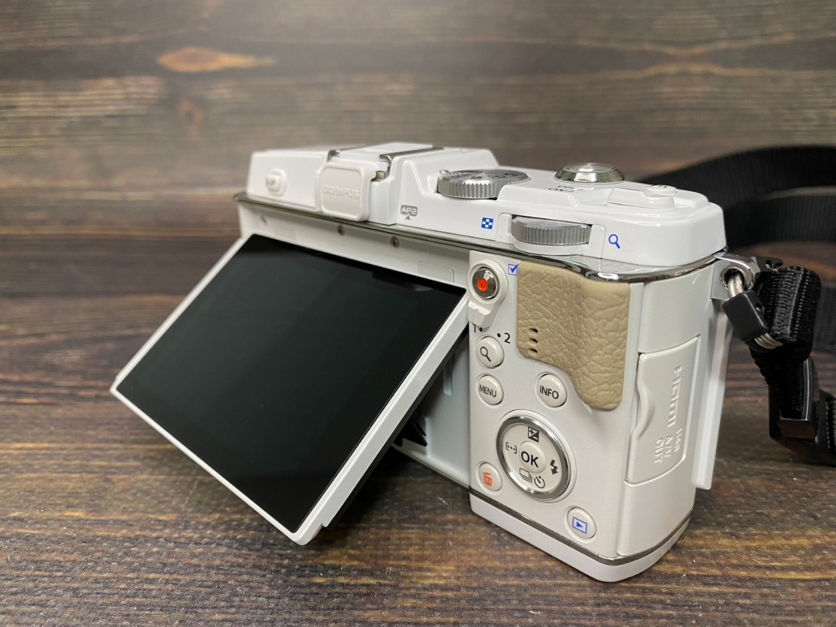 OLYMPUS オリンパス PEN E-P5 ボディ ミラーレス一眼カメラ 元箱