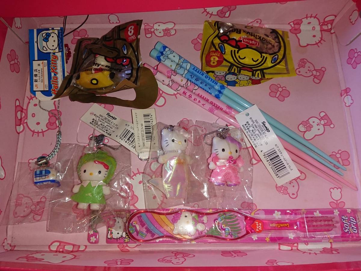 ハローキティ HELLO KITTY グッズ まとめて 食器 バッグ 時計 ぬいぐるみ 小物 他