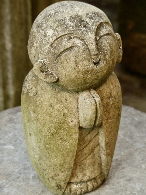 お祈り地蔵様の石像h22cm お地蔵さん 祠地蔵 地蔵菩薩 石仏 仏像 0204b