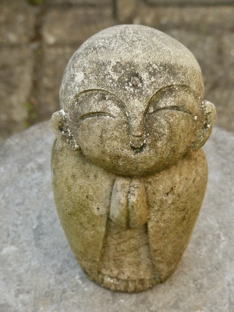 お祈り地蔵様の石像h22cm お地蔵さん 祠地蔵 地蔵菩薩 石仏 仏像 0204b