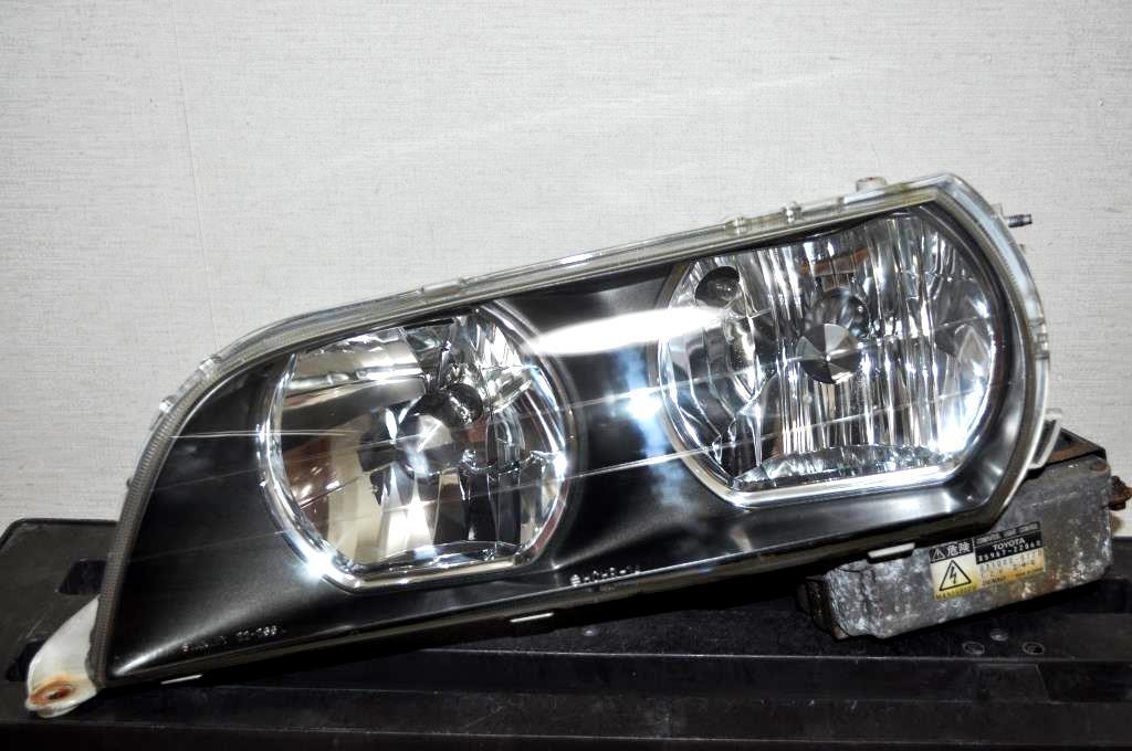 綺麗 黄ばみ無 JZX100 GX100 100系 チェイサー 純正 HID ヘッドライト