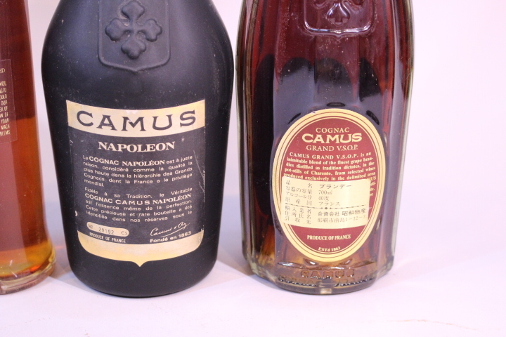 p-2360 未開栓古酒 CAMUS カミュ NAPOLEON ナポレオン VSOP コニャック