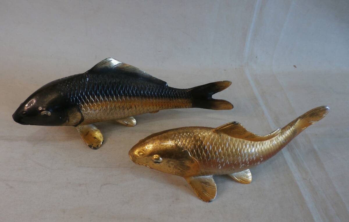 真鯉金鯉 双鯉 金属工芸 中古品 夫婦鯉 縁起物 一対 飾り物 置物 Y