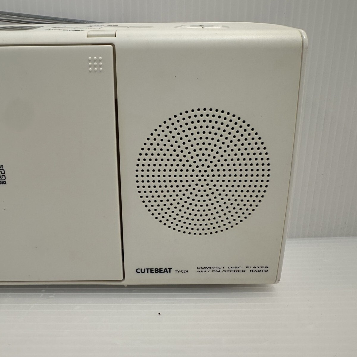 NA★1円〜中古品 TOSHIBA 東芝 CDラジオ スリム＆スタイリッシュボディ TY-C24 TOSHIBA 白 ホワイト 2016年製 動作未確認 _3