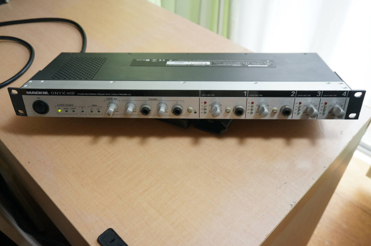 Mackie Onyx 400F 本体　ラックマウントケース付き MACKIE ONYX 400F Mackie