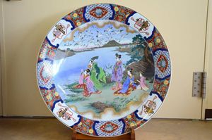 BK650　特大飾皿 有田焼 名工 神右エ門作 染錦美人 金彩 金襴 元禄 3尺 BK650 特大飾皿 有田焼 名工 神右エ門作 染錦美人 金彩 金襴 元禄 3尺