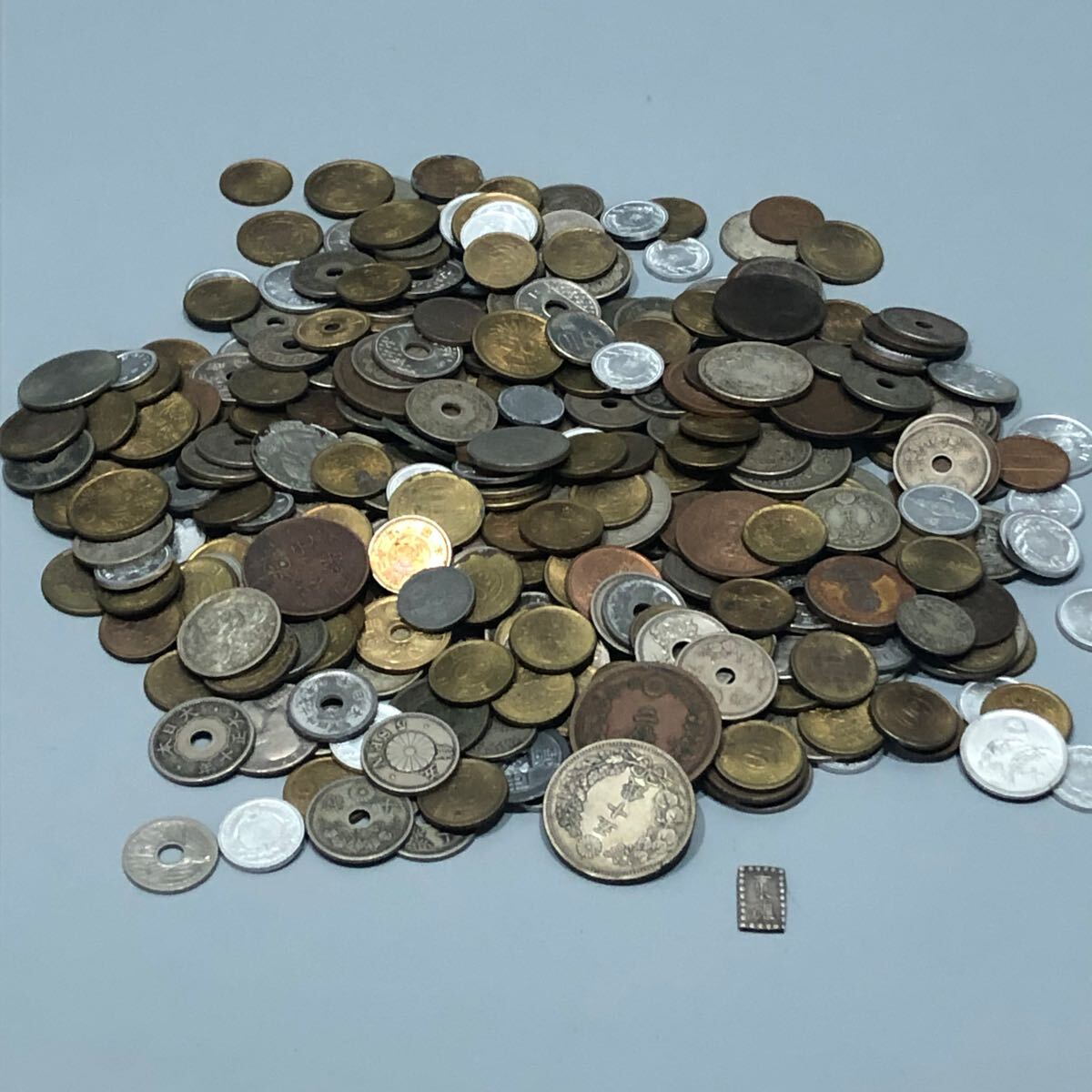 1円大量おまとめ 古銭 日本古銭 硬貨 銅貨 銀貨 穴銭 一銭 十銭 五銭