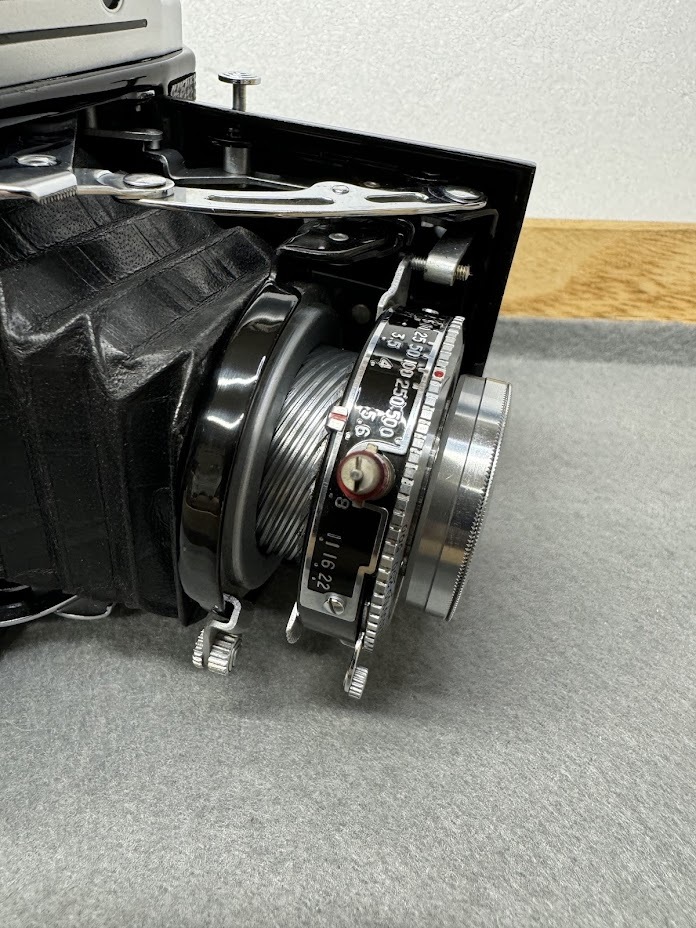 コニカパールⅡ Konica Pearl Ⅱ ヘキサー75㎜ f3.5 中版蛇腹カメラ