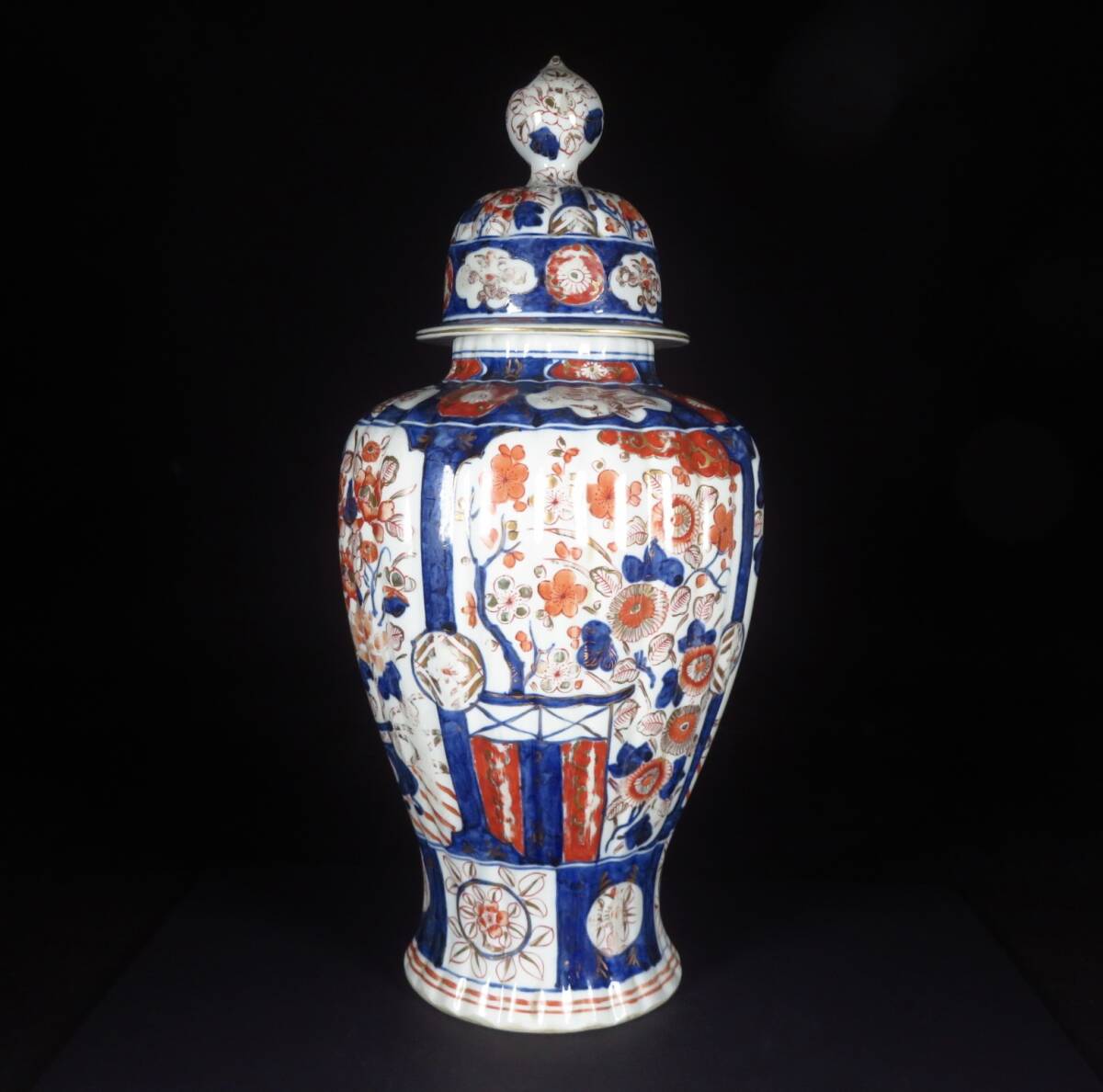 SAKURAYA】資産家整理品【古伊万里 金彩色絵草花文蓋付壷】飾壺 沈香壷