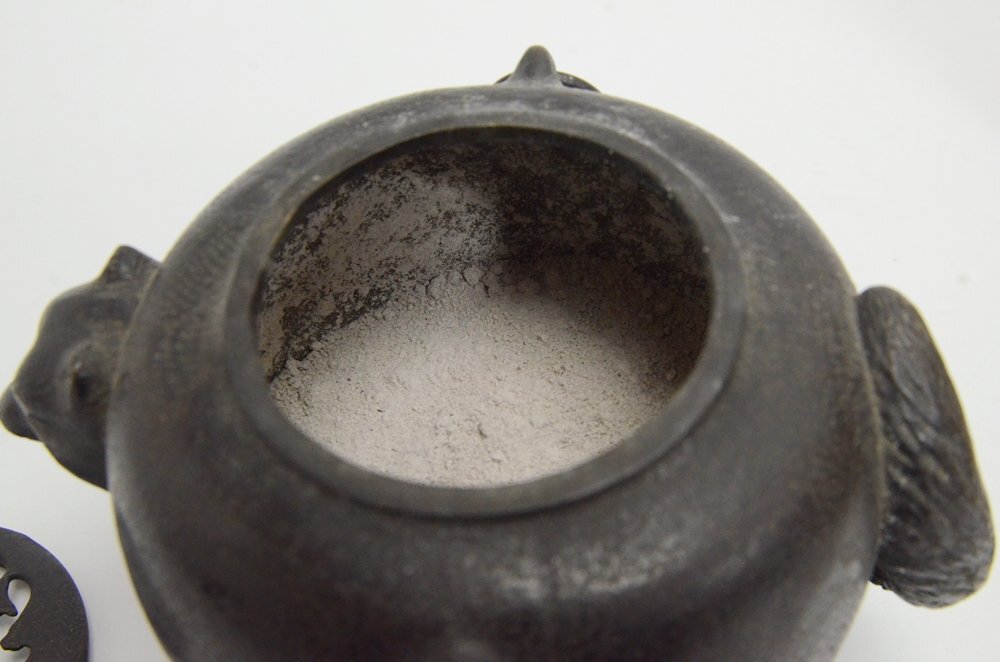 良品 文福茶釜 香炉 古銅？ 狸 香炉 香爐 灰入 分福茶釜 茶釜型香炉