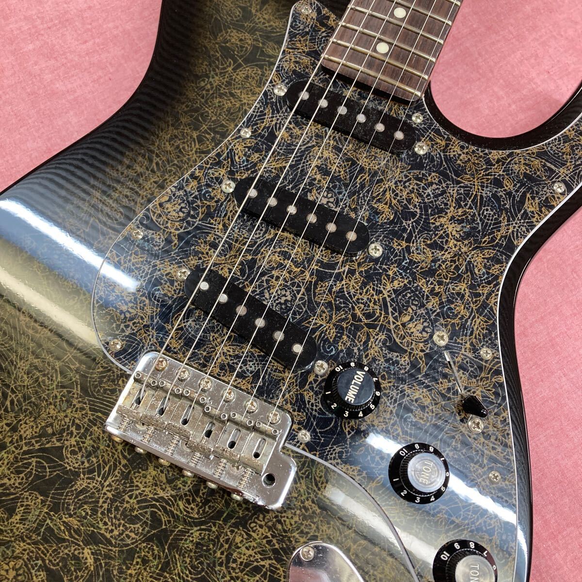 History ペイズリー柄ストラト 限定品 中古 フジゲン製_6