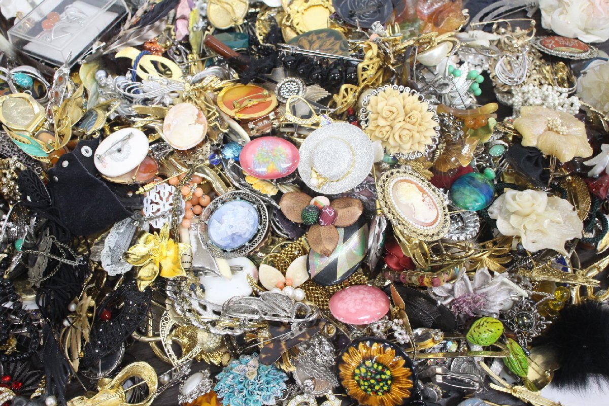 行董】大量まとめ 高級 貴金属 アクセサリー カメオ ブローチ