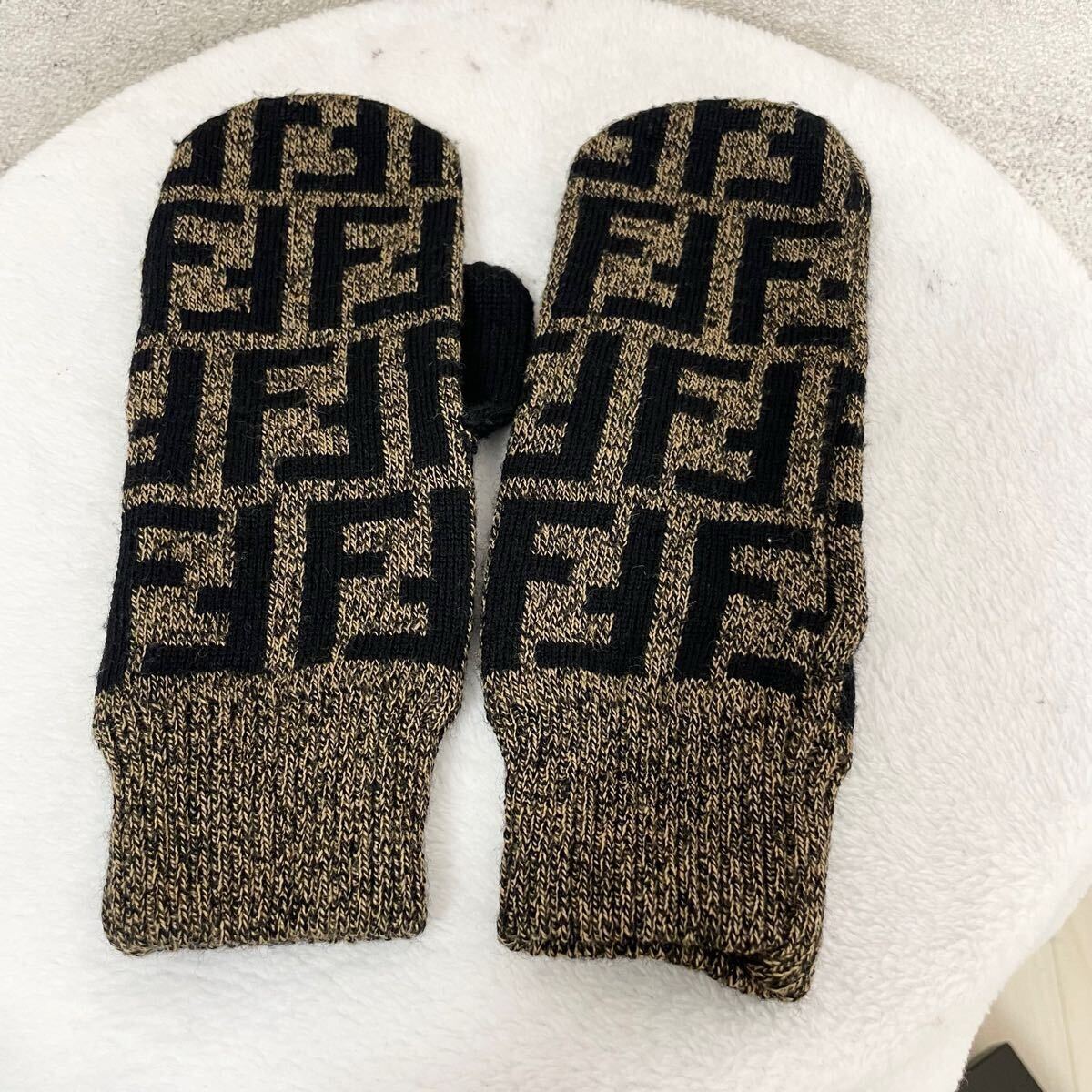 贅沢品の極み】FENDI フェンディ 手袋 グローブ ズッカ 総柄 ウール