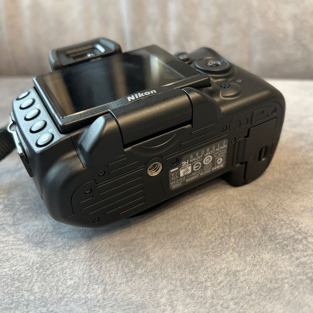 Nikon ニコン D5000 ダブルズームキット DX VR AF-S NIKKOR 18-55mm f3.5-5.6G DX VR AF-S NIKKOR 55-200mm f4-5.6G ED_4