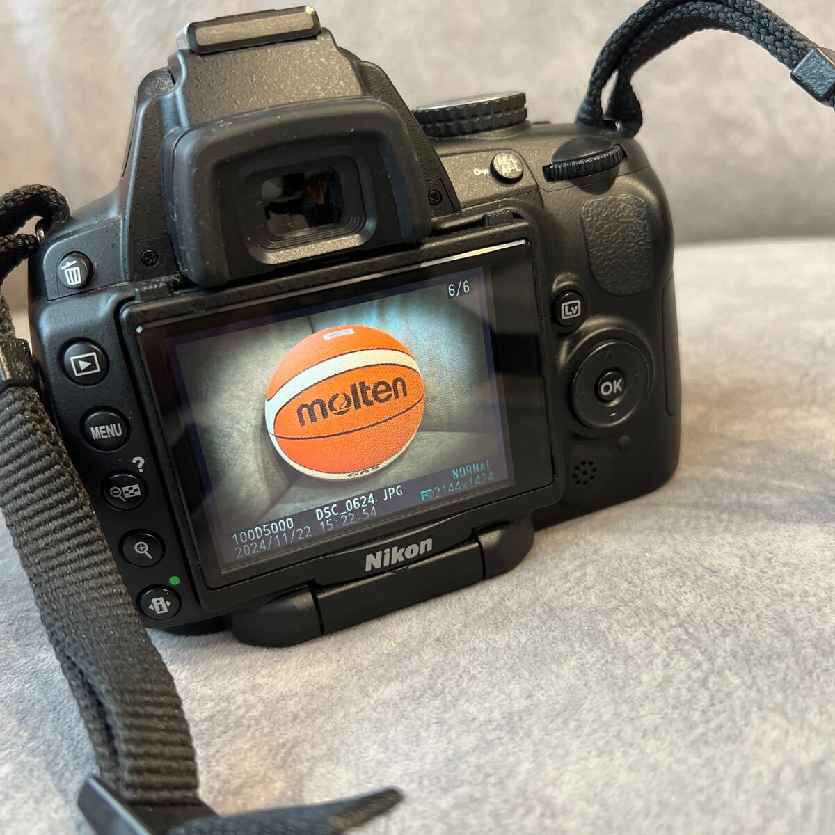 Nikon ニコン D5000 ダブルズームキット DX VR AF-S NIKKOR 18-55mm f3.5-5.6G DX VR AF-S NIKKOR 55-200mm f4-5.6G ED_5