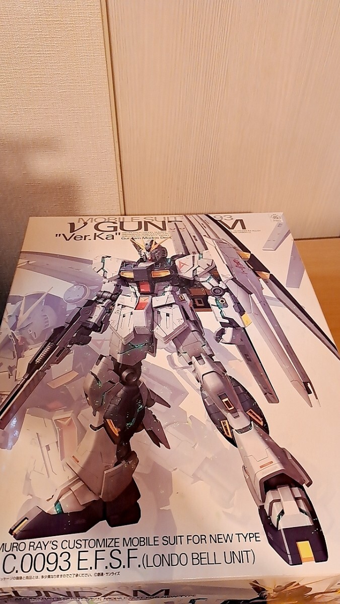 06160】[未組立] MG 1/100スケール RX-93 νGUNDAM/ニューガンダム Ver