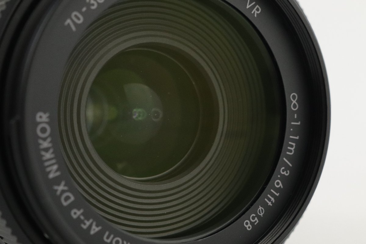 Nikon ニコン D5600 デジタル一眼 + AF-P DX NIKKOR ニッコール 18-55mm F3.5-5.6G VR / 70-300mm F4.5-6.3G VR ダブルズームキット★F_9