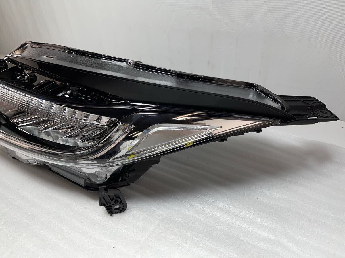 c*a様 ベゼル　RU3 左ヘッドライト　KOITO 100-62164 KK-5. ヴェゼル RU3 後期 ヘッドライト 左 左側 LED KOITO 100-62292