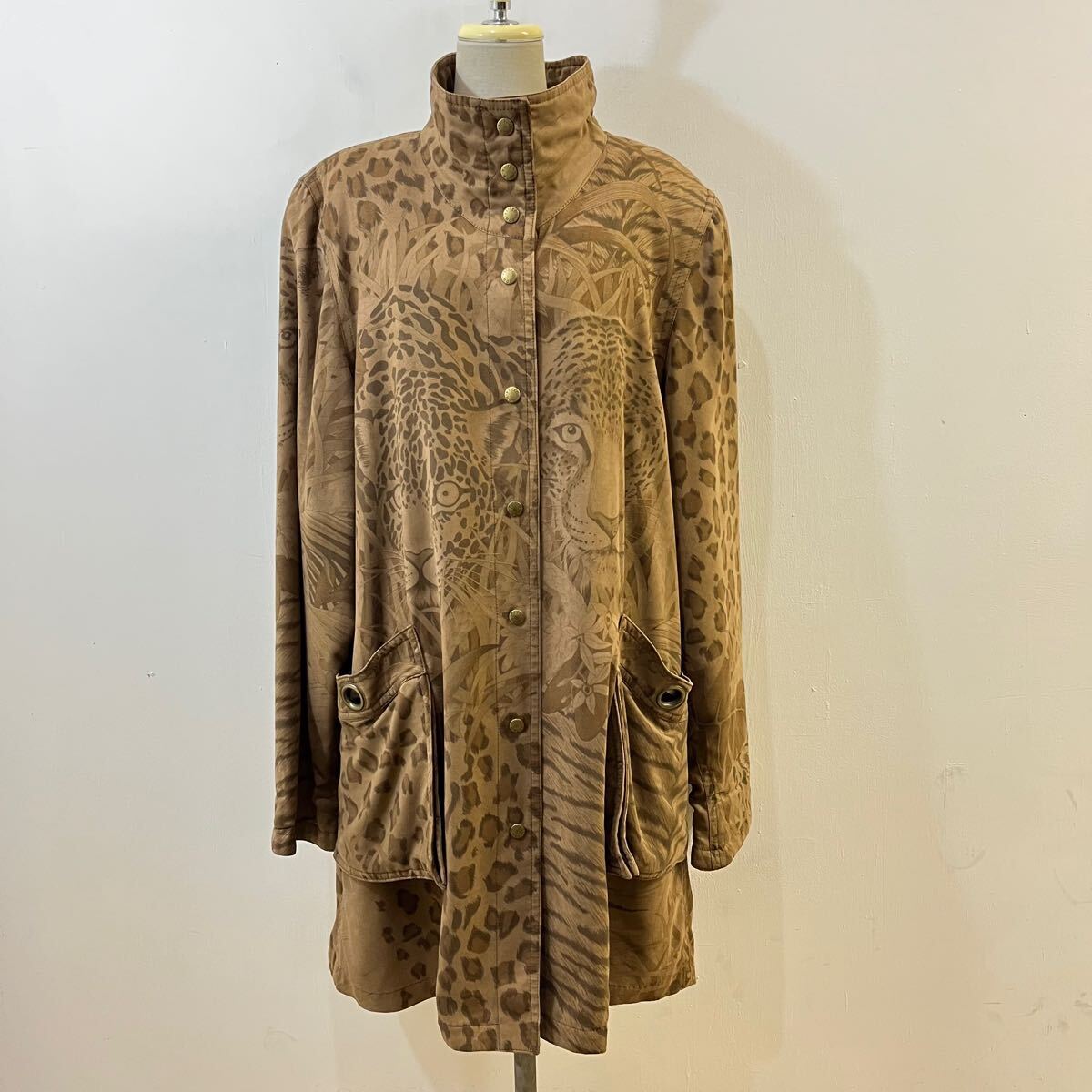 GOJI Moda La フリマアプリ | ラメ La moda goji 伊太利屋 総柄コート 