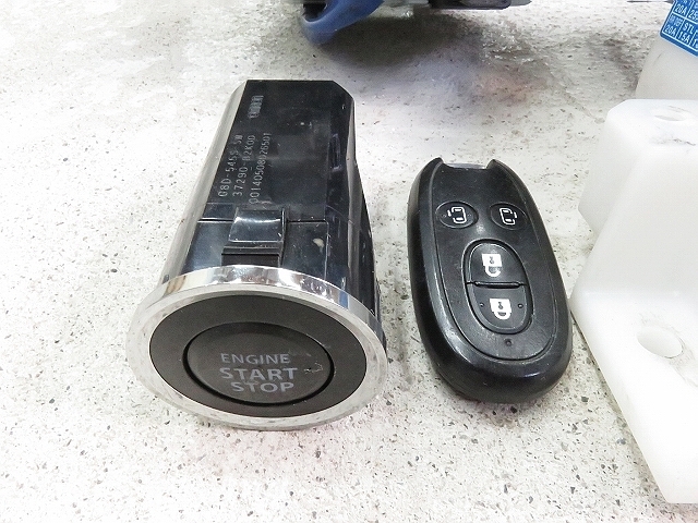 パレット CBA-MK21S 前期 黒木目 中古] 型式:CBA-MK21S｜パレット(スズキ)の総合情報 パレット　CBA-MK21S　H20年　前期　ステアリングシャフト　ヒューズボックス　スマートキー　スタートボタン