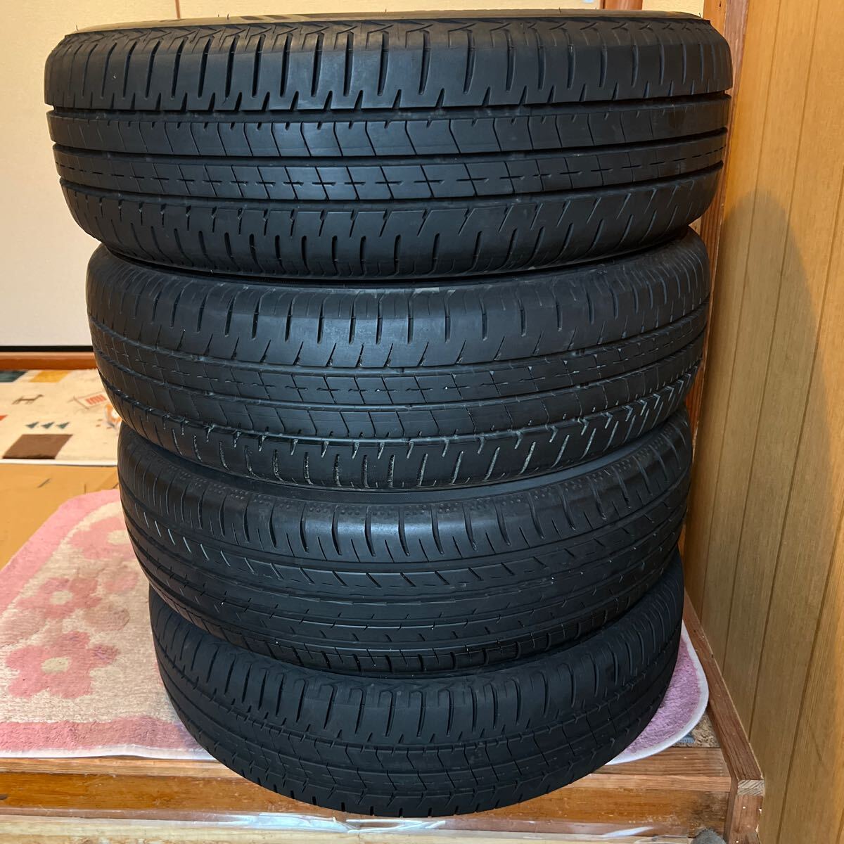 2021年バリ山！プリウスa純正ヨコハマ エコスES31 205/60R16 2021年