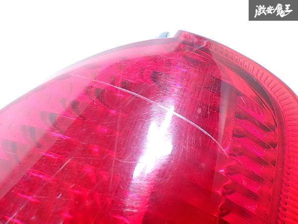 割れ無し!! トヨタ 純正 200系 ハイエース 1型 2型 3型 前期 中期 ハロゲン テールライト レンズ 左右セット KOITO 26-120 即納 棚P-2 ハイエース 200系 純正 フロント バンパー 純正サンバイザー