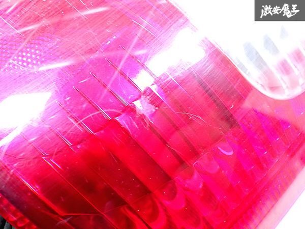 割れ無し!! トヨタ 純正 200系 ハイエース 1型 2型 3型 前期 中期 ハロゲン テールライト レンズ 左右セット KOITO 26-120 即納 棚P-2 ハイエース 200系 純正 フロント バンパー 純正サンバイザー