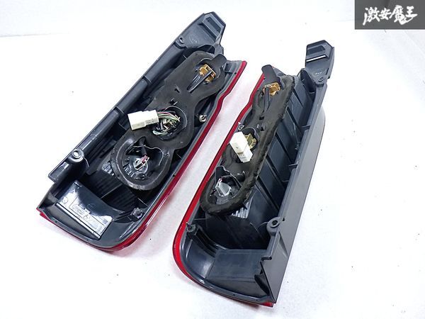 割れ無し!! トヨタ 純正 200系 ハイエース 1型 2型 3型 前期 中期 ハロゲン テールライト レンズ 左右セット KOITO 26-120 即納 棚P-2 ハイエース 200系 純正 フロント バンパー 純正サンバイザー